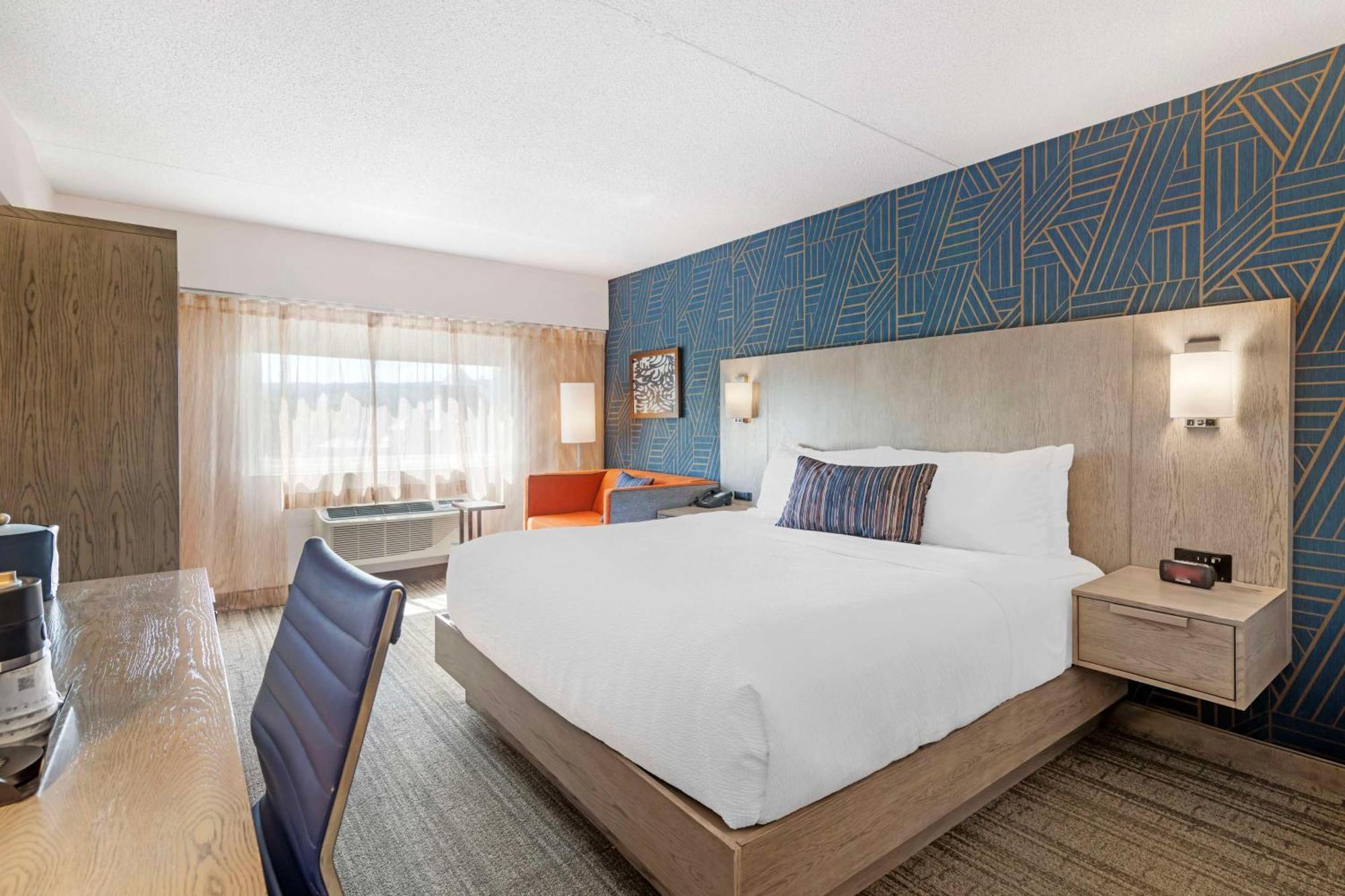 Best Western Plus Landmark Inn Laconia Buitenkant foto
