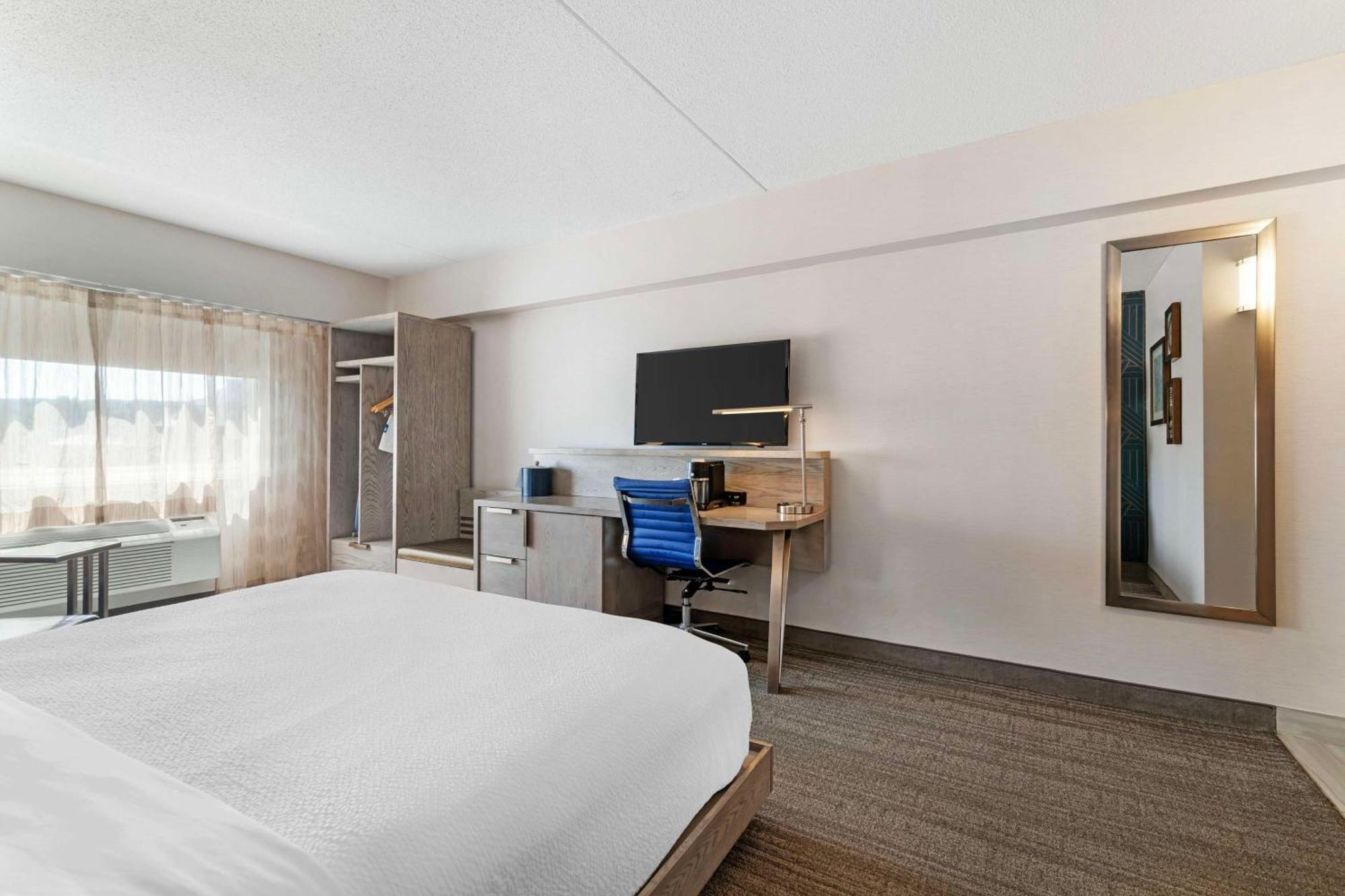 Best Western Plus Landmark Inn Laconia Buitenkant foto