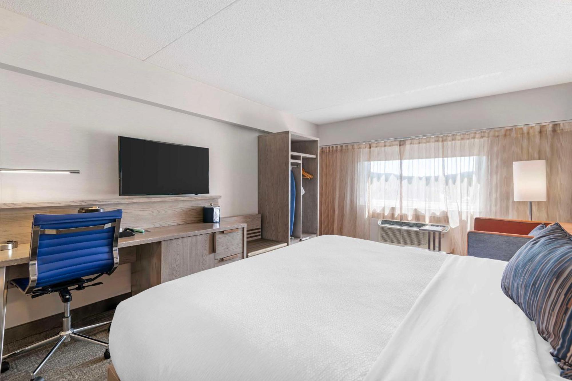 Best Western Plus Landmark Inn Laconia Buitenkant foto