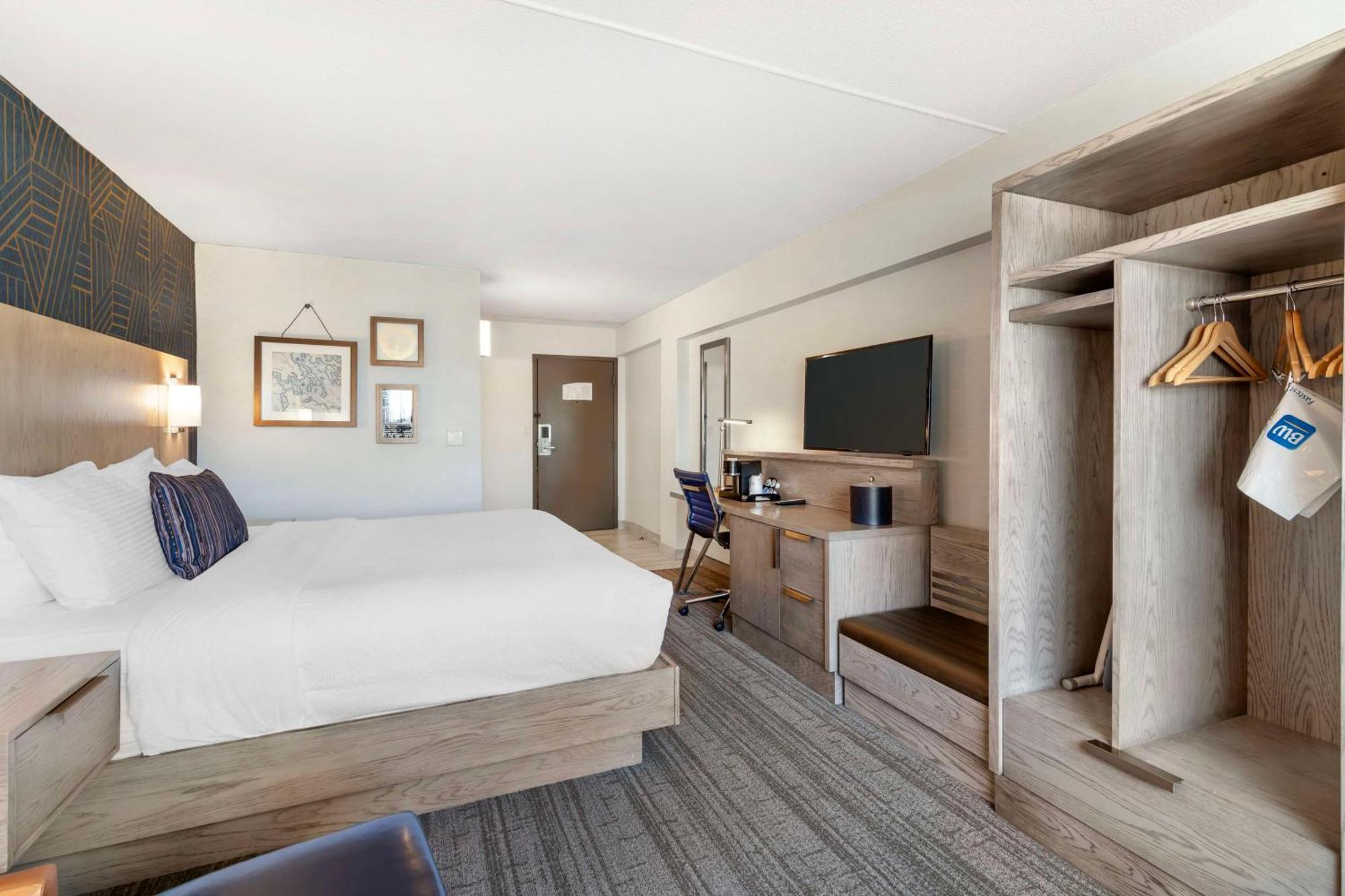 Best Western Plus Landmark Inn Laconia Buitenkant foto