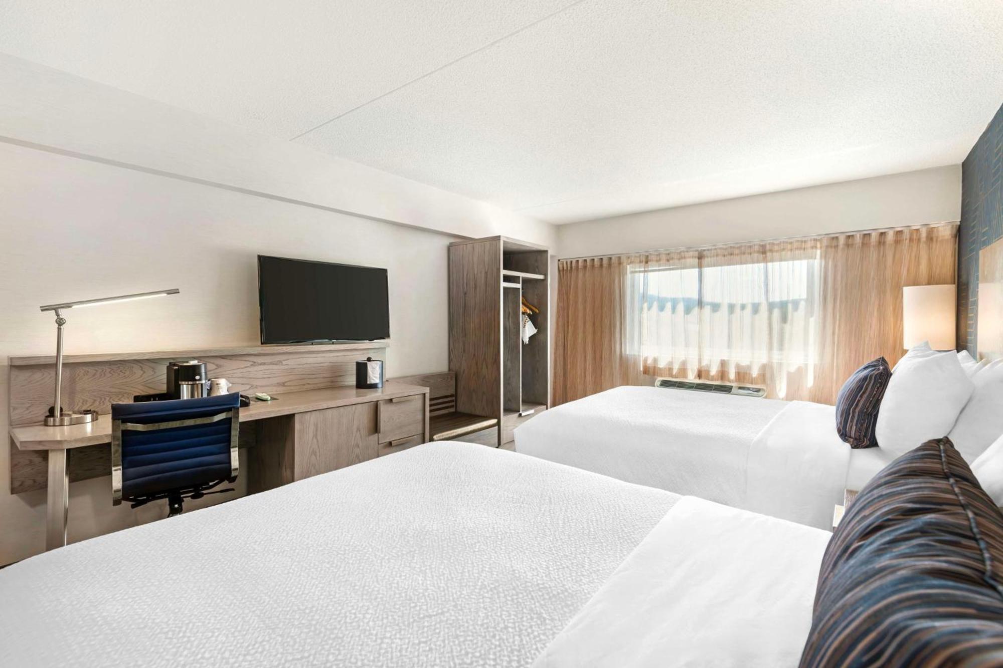 Best Western Plus Landmark Inn Laconia Buitenkant foto